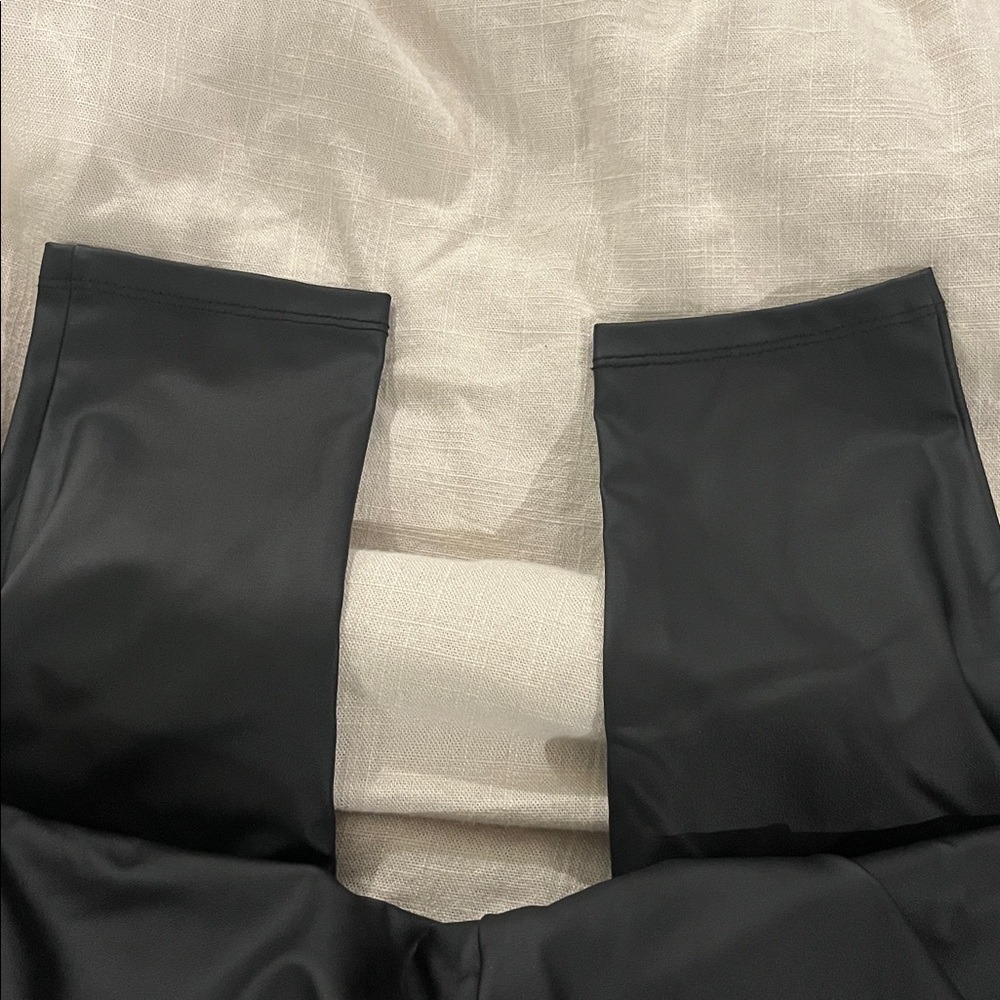 Torrid Leather Leggings Size 1 - Picture 4 of 5
